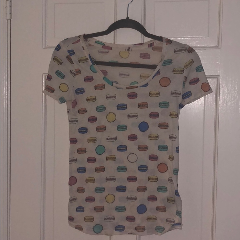 Macaron top in a size small